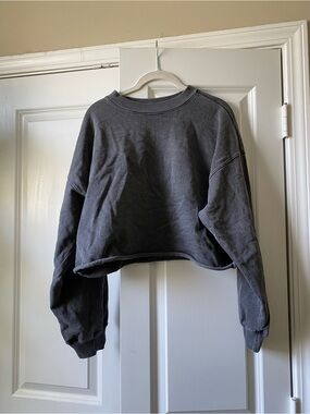 TALENTLESS Washed Charcoal Cropped Crewneck Sweatshirt